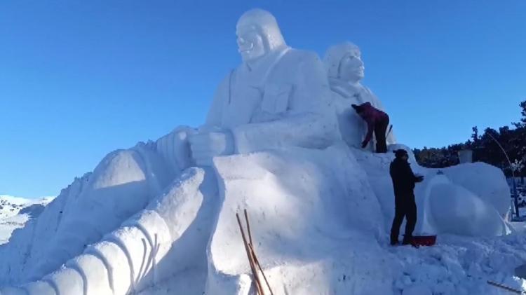 PAZAR GÜNÜ ANMA YÜRÜYÜŞÜ VAR