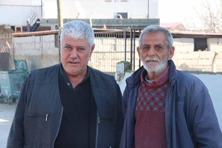 DOLMUŞLARDA ŞARKILARI ÇALINIRDI