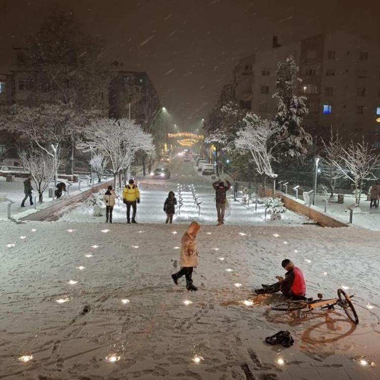 ‘BAZI BÖLGELERDE KAR KALINLIĞI 10 SANTİMETREYE ULAŞTI’