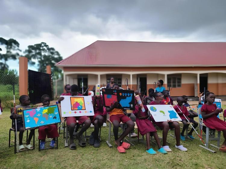 TEKNOFEST 1’İNCİSİ TAHADAN NİJERLİ ÇOCUKLARA ZEKA KÜPLERİ