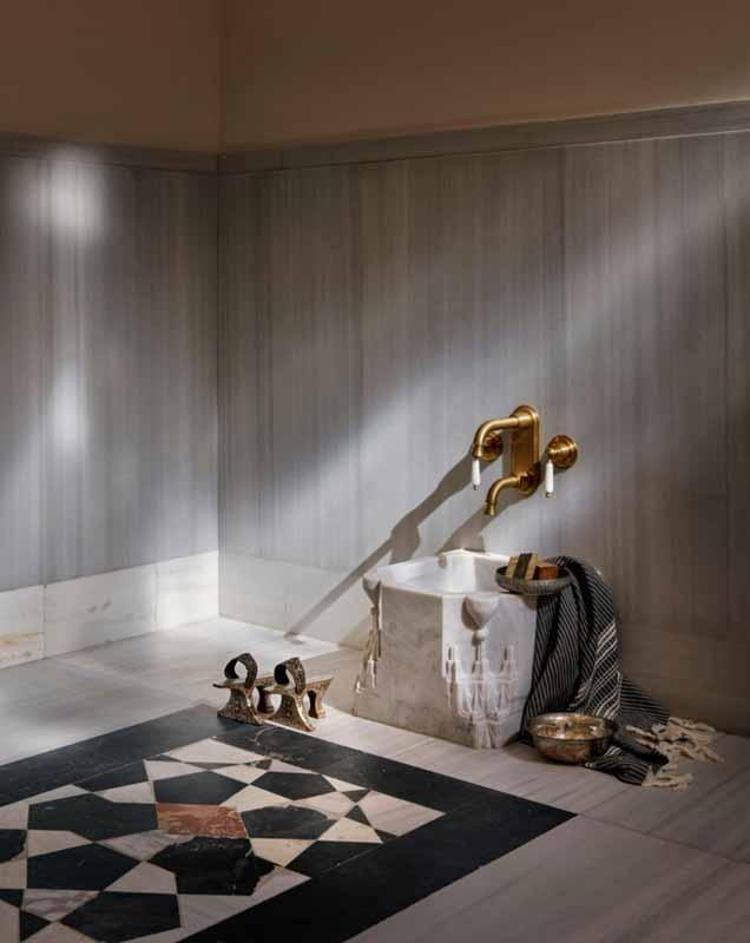 ‘ÇİNİLERİN LOUVRE MÜZESİ GİBİ BİRÇOK ÜNLÜ MÜZEYE DAĞITILMASI BÜYÜK SES GETİRDİ’