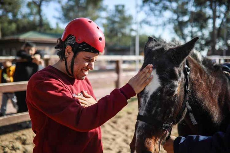 İLK DEFA BİRLİKTE SOSYALLEŞEBİLİYORUZ