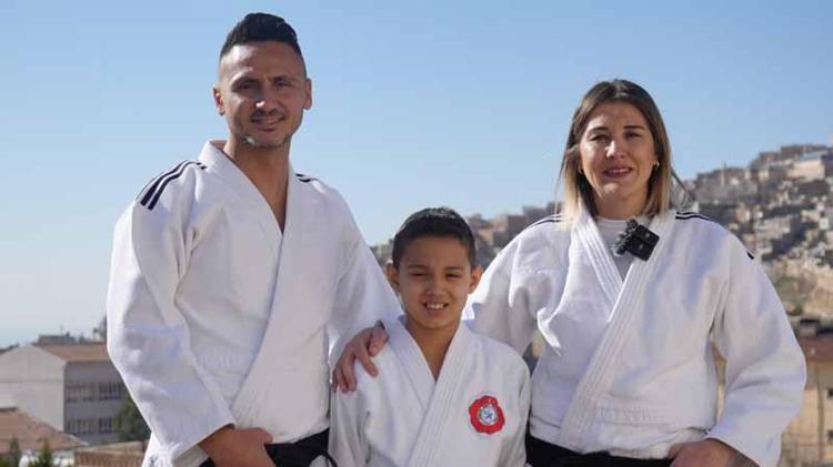 ‘HEM ANTRENÖRÜM, HEM ANNEM’