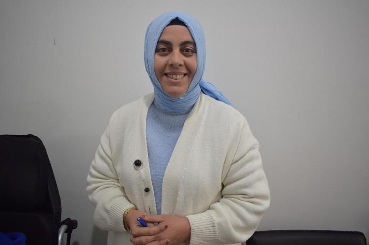 GÜNLÜK HAYATINDA ZORLANIYORDU