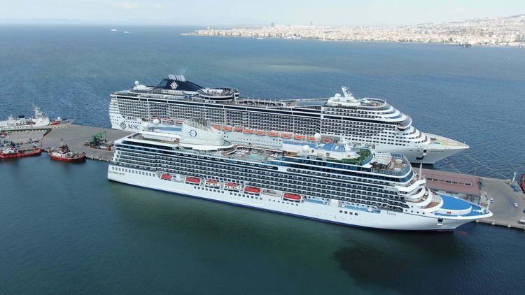 İNGİLTERE, POLONYA, ABD VE İTALYADAN İZMİRE GELEN ZİYARETÇİ SAYISINDA ARTIŞ