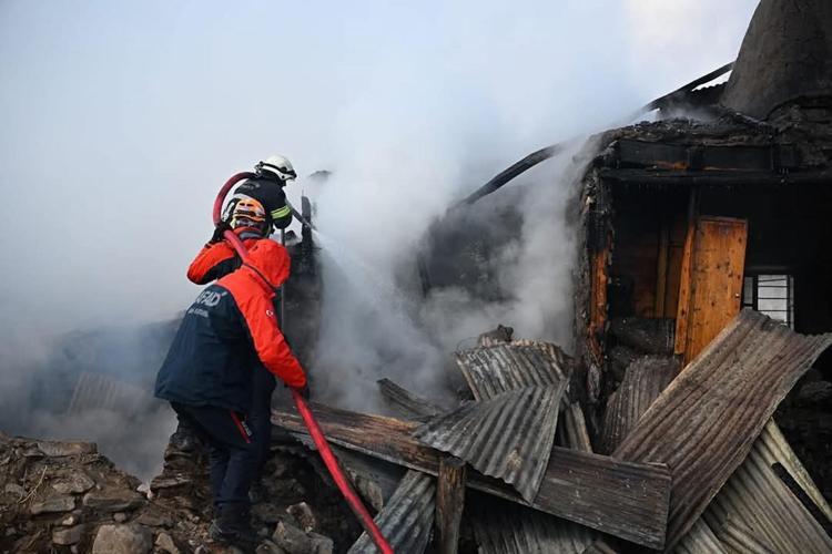 VALİ ÇİFTÇİ İNCELEMEDE BULUNDU