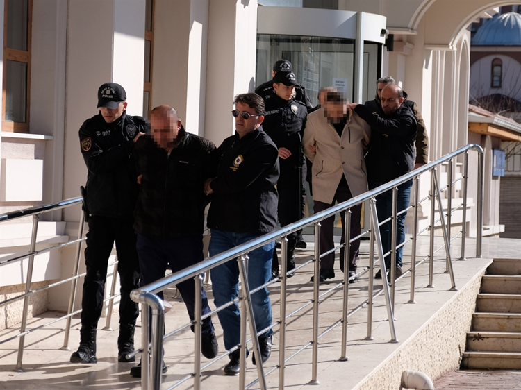 RESTORAN RUHSATSIZMIŞ