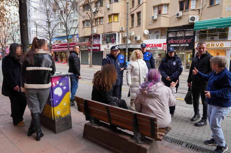 HERKES BASKI YAPIYORDU