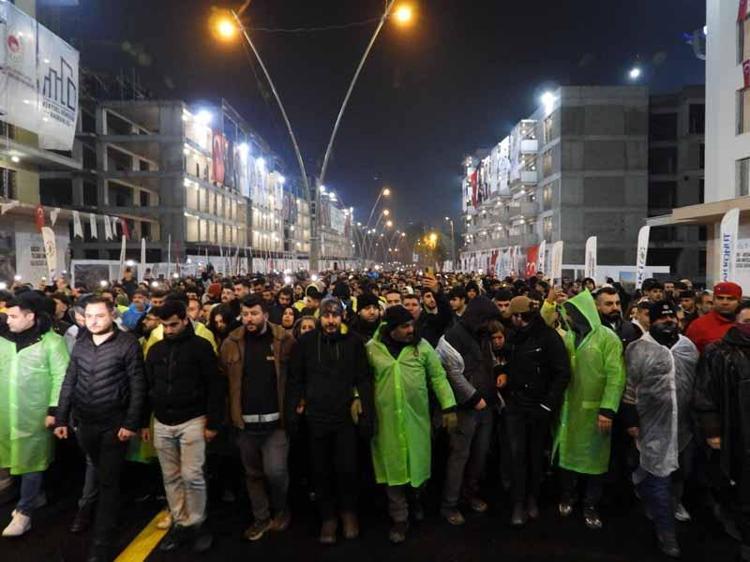 İSKENDERUN’DA DA DEPREMDE HAYATINI KAYBEDENLER ANILDI