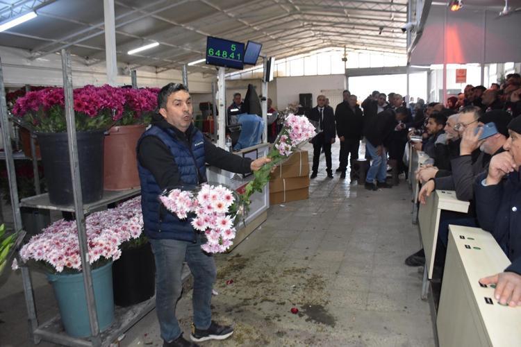 İZMİRDEN 3 ÜLKEYE İHRACAT YAPILIYOR