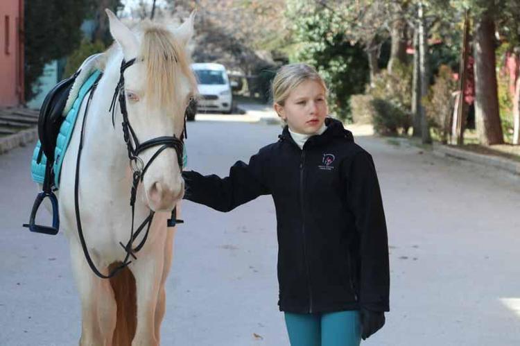 KOLUM KIRILDI, BIRAKMAYI HİÇ DÜŞÜNMEDİM