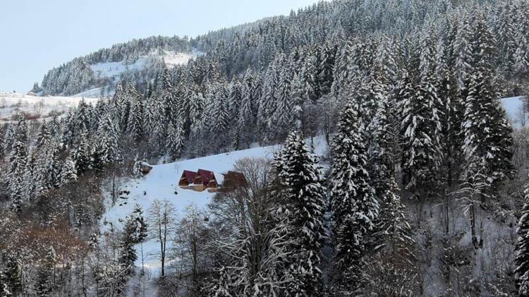 KAR YAĞDIĞI ZAMAN BİR FARKLI GÜZEL OLUYOR