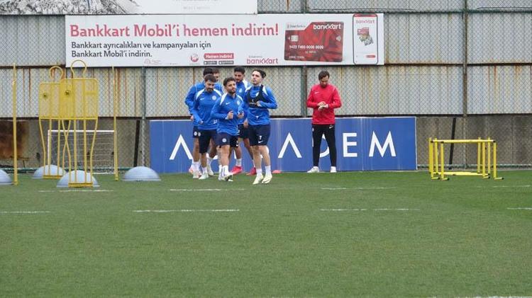 ‘GEÇMİŞTEKİ SKANDALLARI GERİDE BIRAKMAYI VE UNUTMAYI TERCİH EDİYORUM’