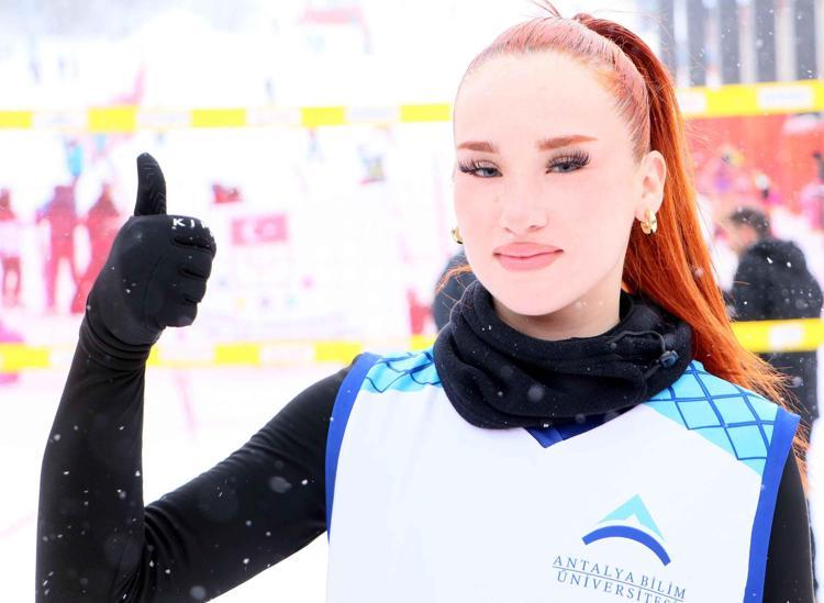 BURADA, İLK DEFA KARDA VOLEYBOL OYNADIK