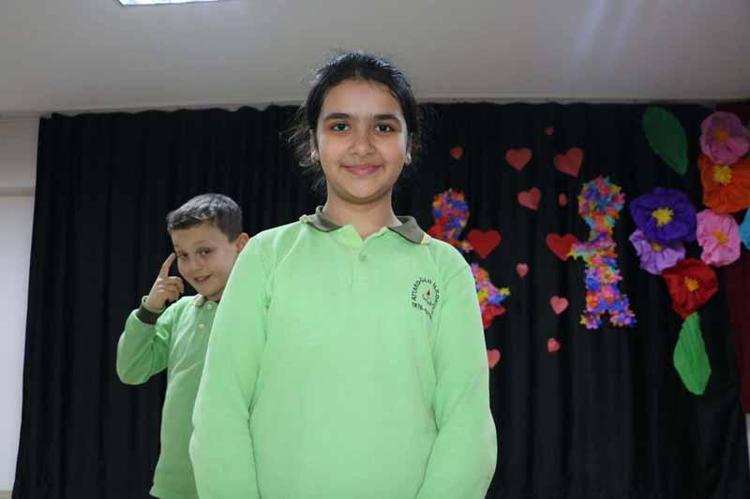 ARTIK İŞARET DİLİ ÖĞRENİYORUM