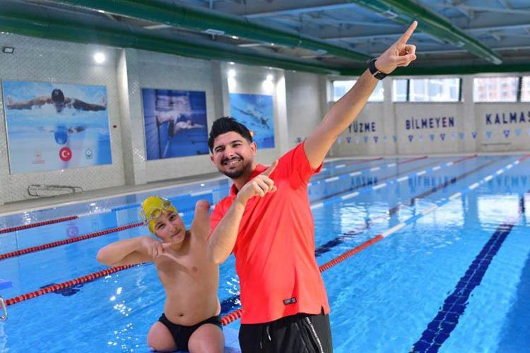 YAŞI TUTMADIĞI İÇİN MİLLİ TAKIMA GİREMİYOR