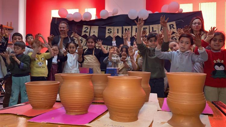 PARMAĞIMLA ŞEKİLLER VERDİM