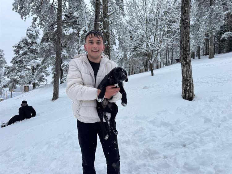 HER YER BEMBEYAZ VE MASAL DİYARI GİBİ