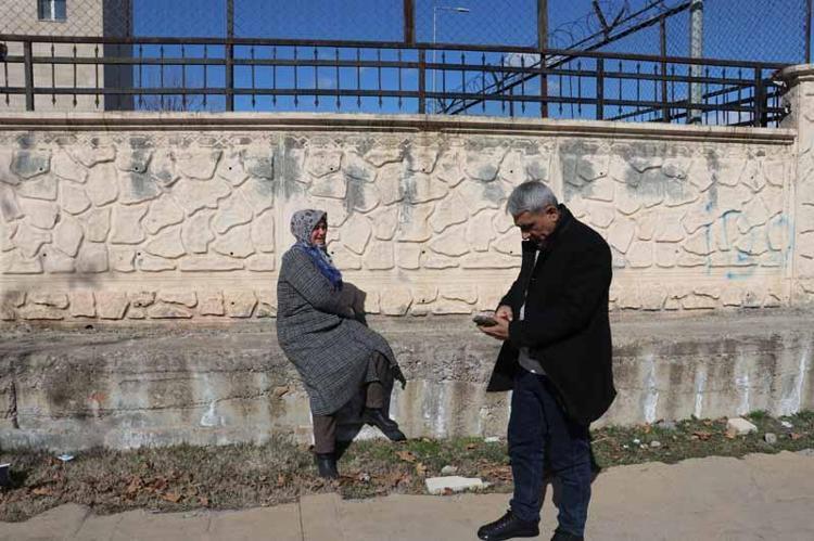 GECEYİ AKARYAKIT İSTASYONUNDA GEÇİRMİŞ