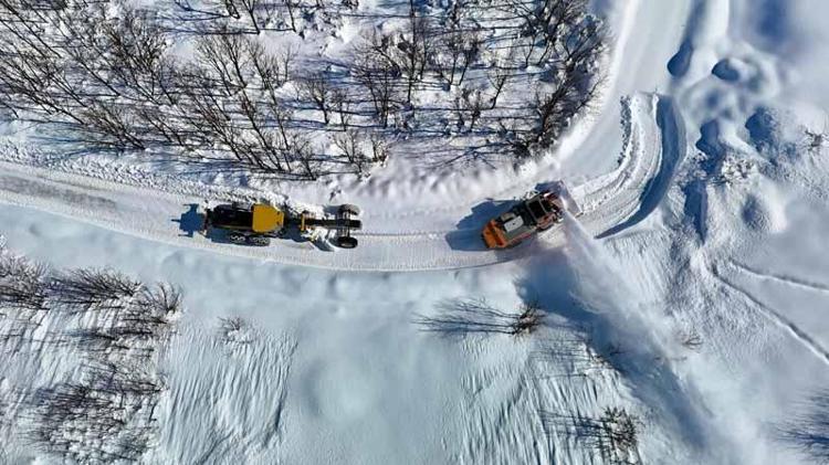 ‘BU KARA KIŞTA YOLUMUZU AÇIYORLAR’