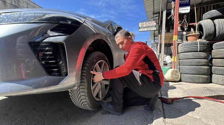 BAŞARI KİMSEYE GÜMÜŞ TEPSİDE SUNULMUYOR