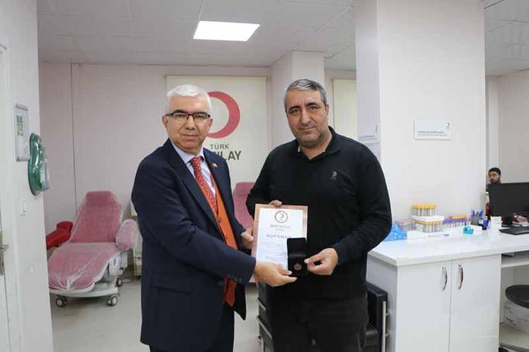 1 TALASEMİ HASTASI İÇİN 15 SADIK BAĞIŞÇI EŞLEŞİYOR