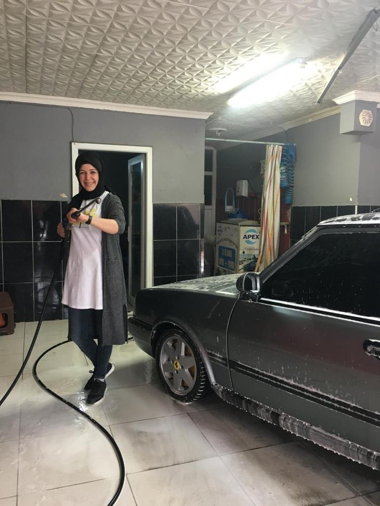 GEÇTİĞİM DURAKLARDA TANIYIP, ALKIŞLIYORLAR