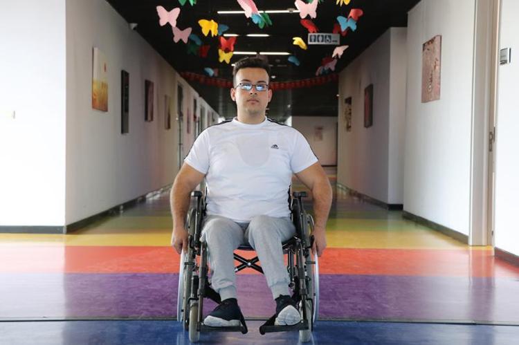 HAYATTA OLDUĞU GİBİ, MÜZİKTE DE BAŞARILI