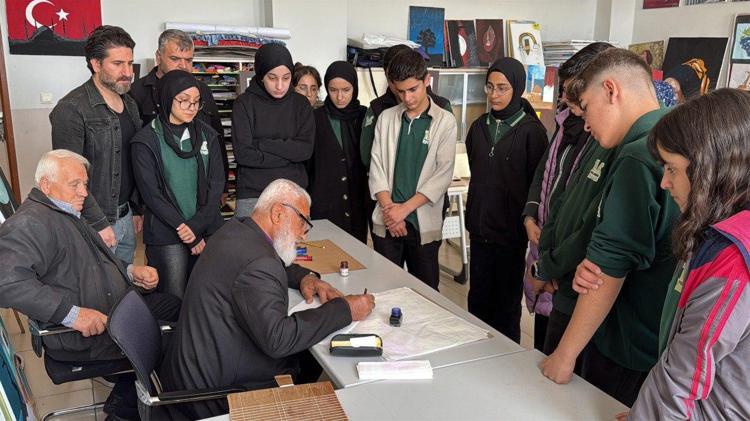 Okul müdürü Ramazan Aykat da Aktaş’a katkılarından dolayı teşekkür ederek, şöyle konuştu: