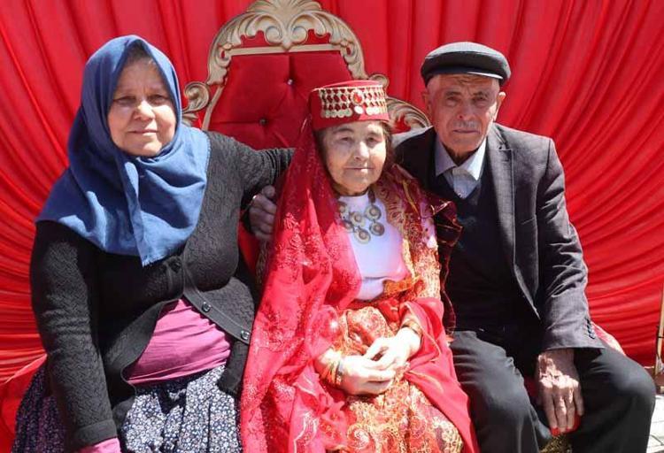 KINA GECEM OLMASINI ÇOK İSTİYORDUM