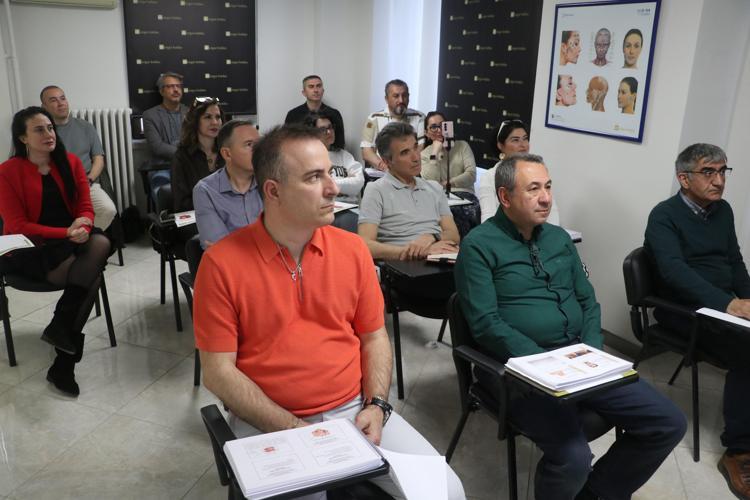 TEORİK VE UYGULAMALI EĞİTİMLER