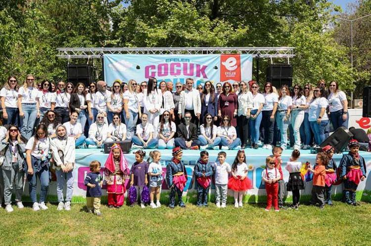 MİNİKLERİN GÖSTERİLERİ DUYGULANDIRDI