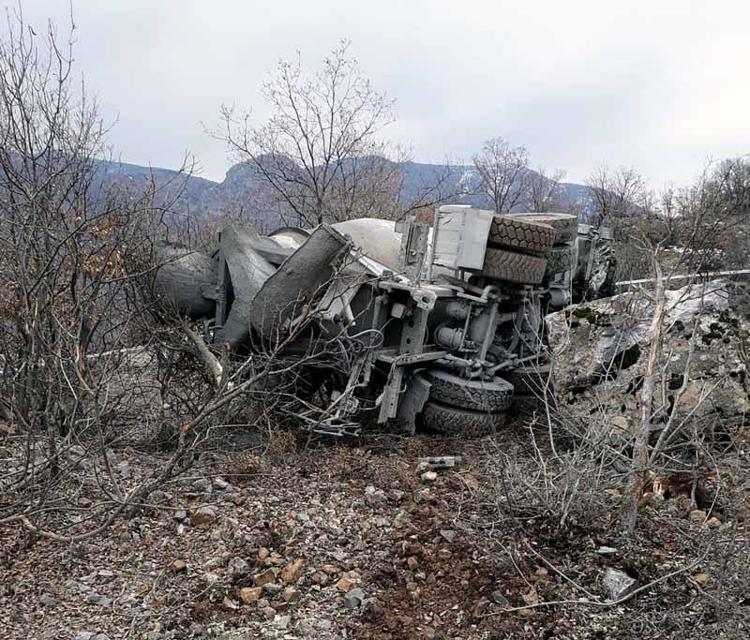 DÜNYAM BAŞIMA YIKILDI
