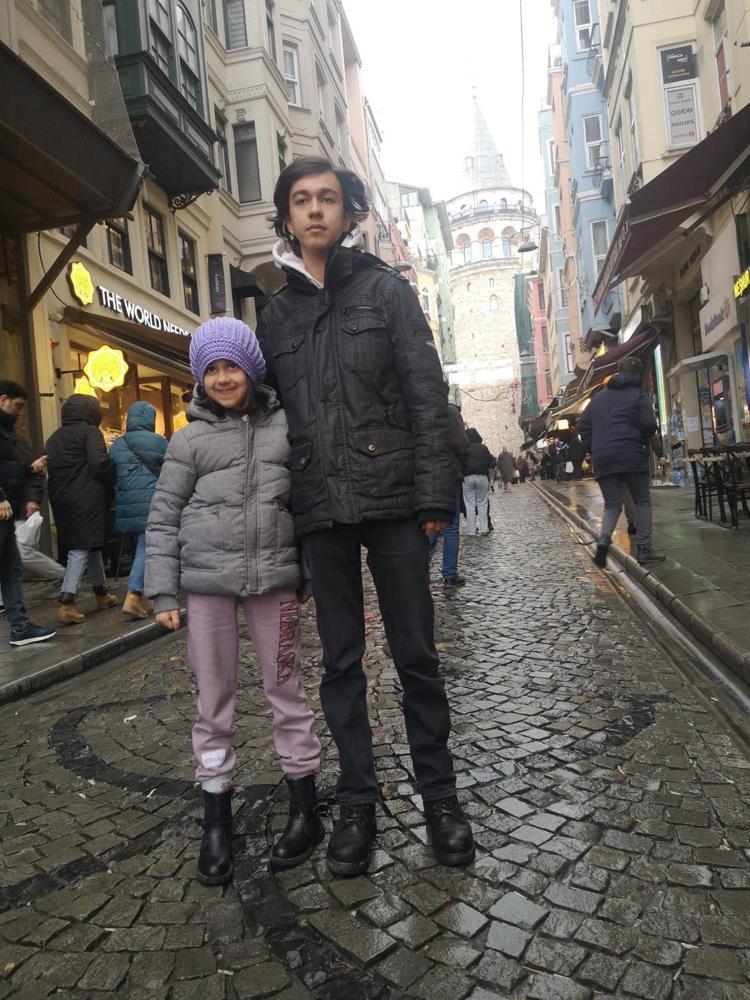 ‘YİĞİT BENİ DUYUYOR’