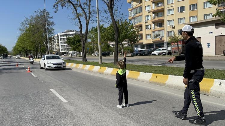 BİZLER YARININ BÜYÜKLERİYİZ