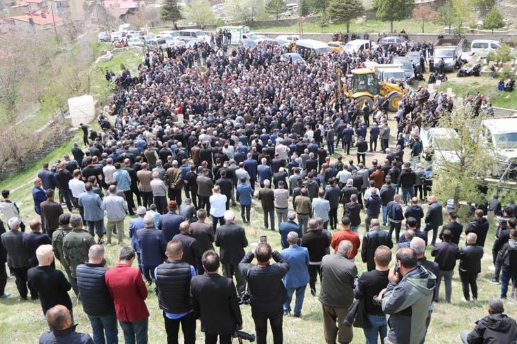 CENAZELER TOPRAĞA VERİLDİ