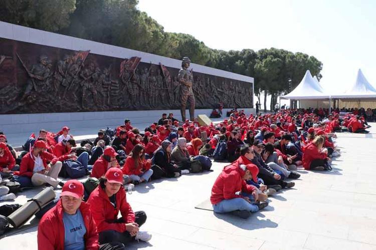 GÖKYÜZÜNE İMZASINI ATAN BİR TÜRKİYE VAR