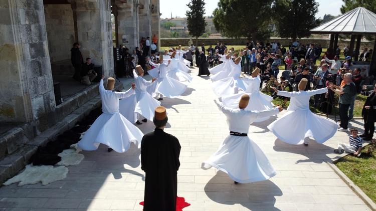 MEVLEVİHANENİN YENİDEN DOĞUŞUNA ŞAHİT OLUYORUZ