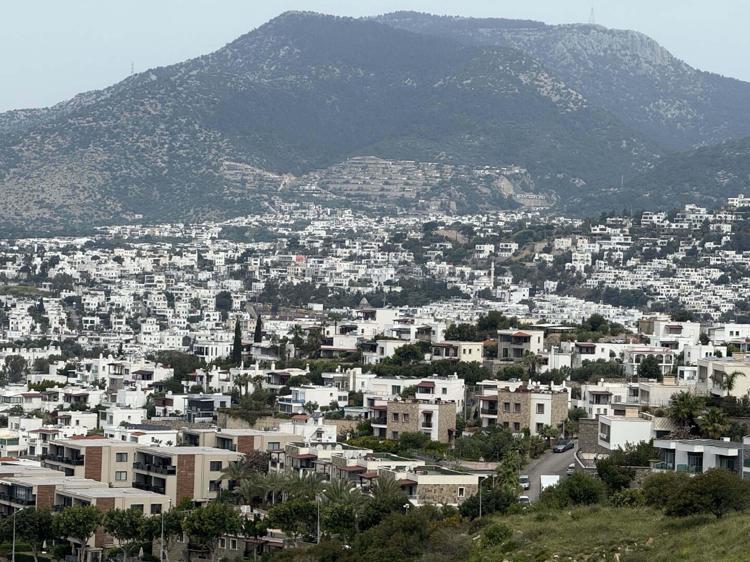 BU SİTELERDE ÖZEL PLAJLAR YOK