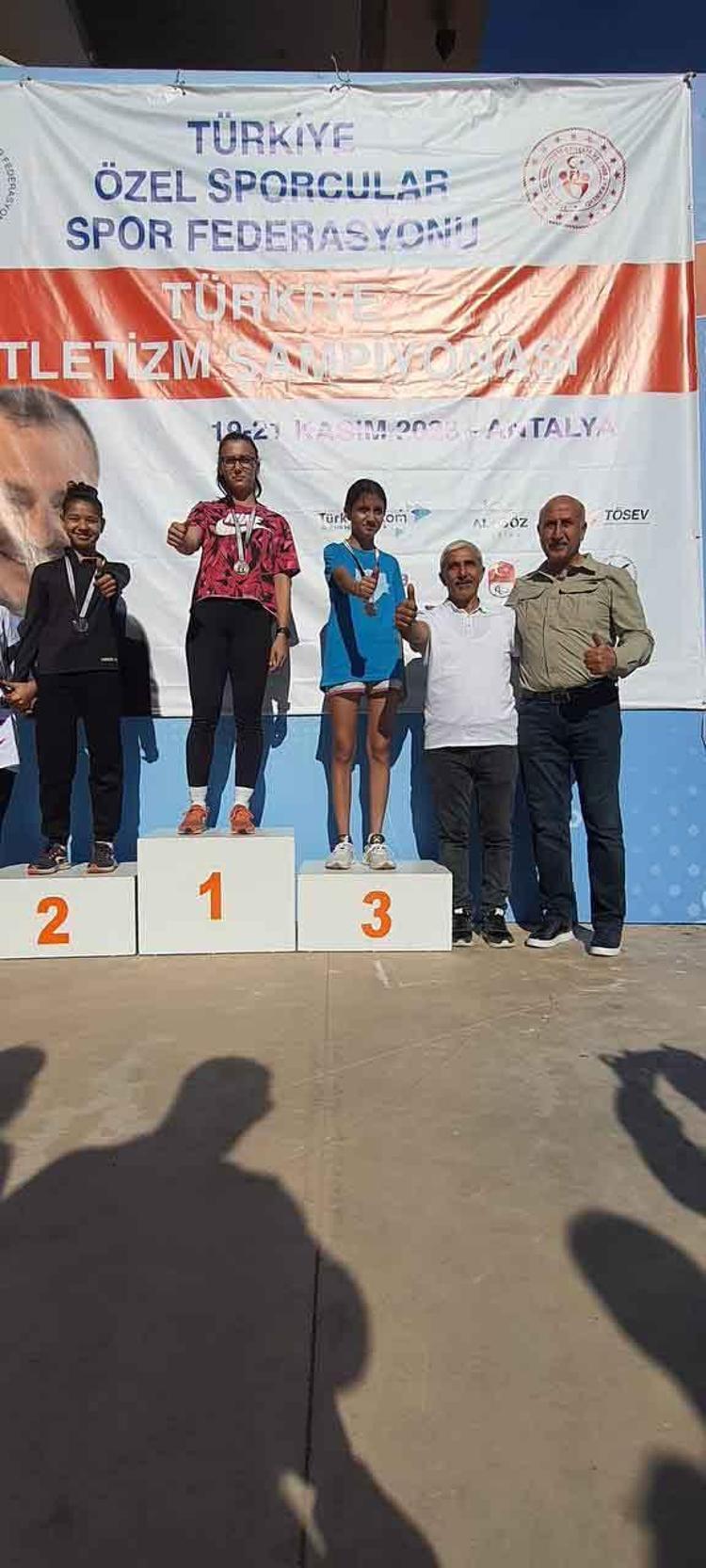 TÜRKİYE ADINA MÜCADELE EDİYORUM AMA KİMSE GÖRMÜYOR