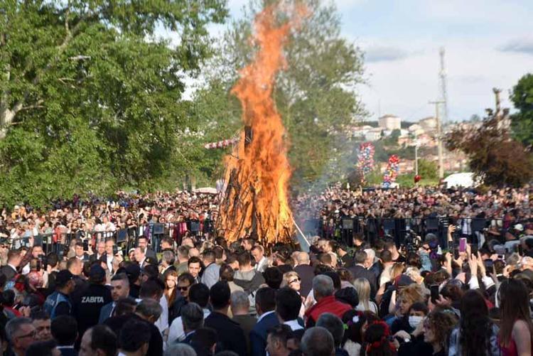 ‘BİN LİRADAN BAŞLAYIP 5 BİN LİRAYA ÇIKAN KONAKLAMALAR VAR