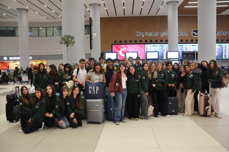 ‘ÖĞRENCİLERİMİZLE GURUR DUYUYORUZ’