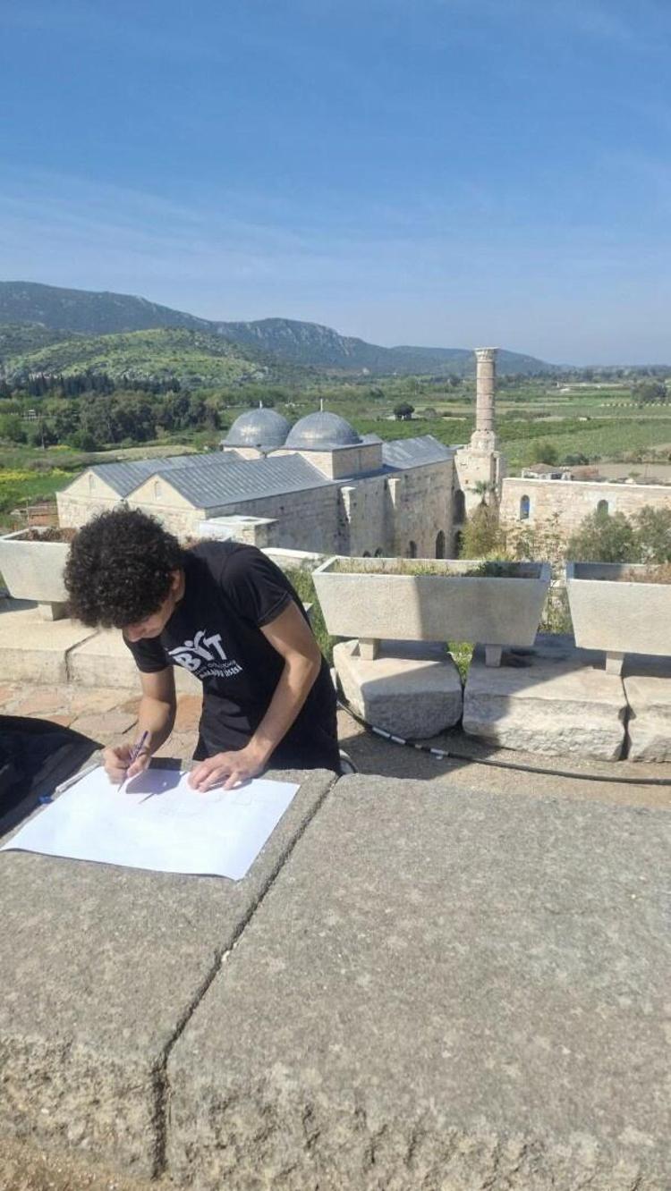 KENDİMİ, O TARİHTE YAŞAMIŞ GİBİ HİSSEDİYORUM