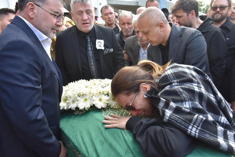 EŞİNİN SÖZLERİ YÜREK DAĞLADI