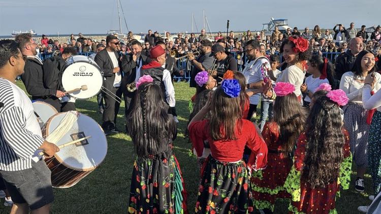 KAKAVA ATEŞİ YAKILDI, DANS EDİLDİ