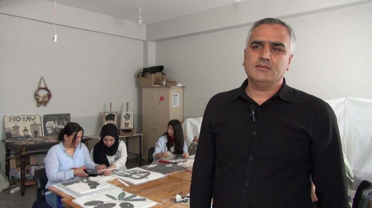 BURADA KURSİYERLER MESLEK EDİNİYOR