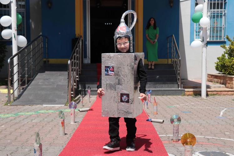 GERİ DÖNÜŞÜMÜN ÖNEMİNİ ANLATMAYA ÇALIŞIYORUZ