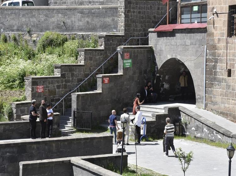 VALİ KARAKAYA: BİTLİSİN TARİHİ VE KÜLTÜREL ZENGİNLİKLERİNİ TANITILMASINI ÖNEMSİYORUZ