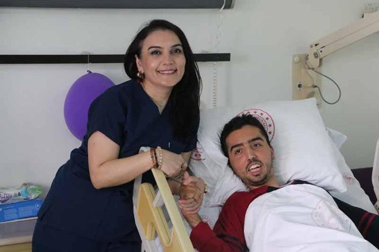 İNSANLAR KONUŞAMIYOR AMA ŞARKIYA EŞLİK EDİYOR