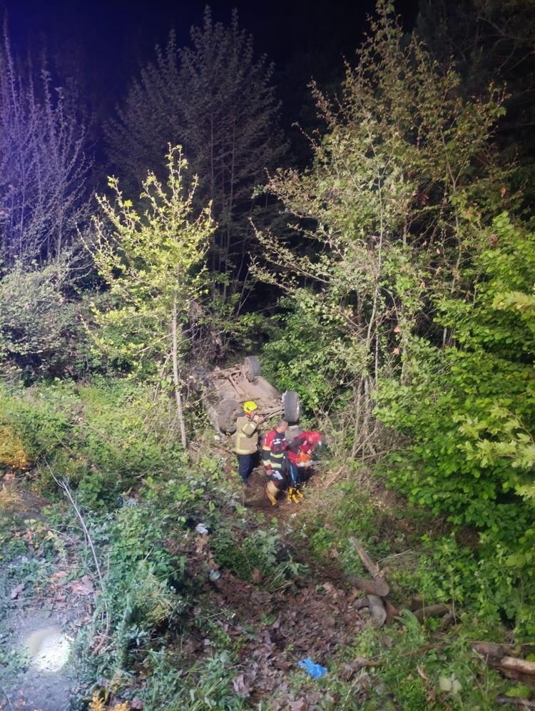 OTOMOBİL ŞARAMPOLE DEVRİLDİ: 1 ÖLÜ, 5 YARALI